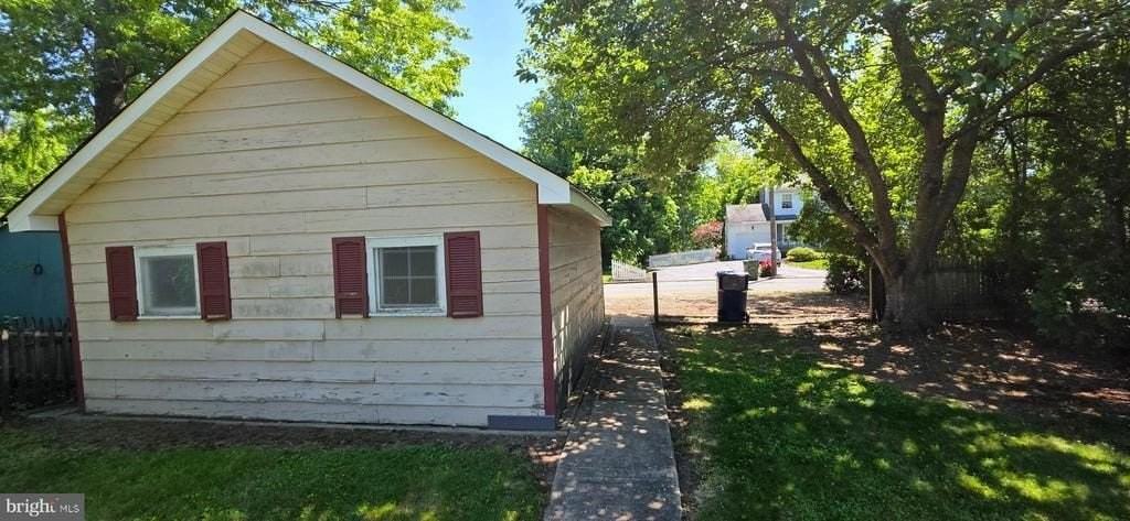 246 Franklin St - Photo 6 of 30