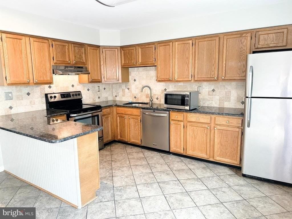 618 Coates Ln - Photo 6 of 19