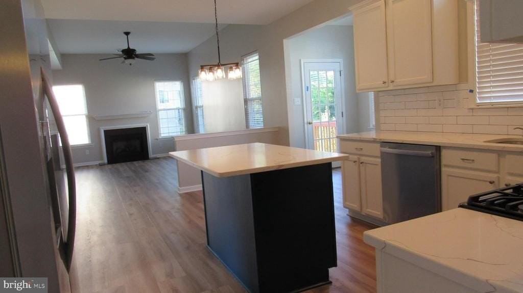 1045 Fallbrook Ln - Photo 6 of 37