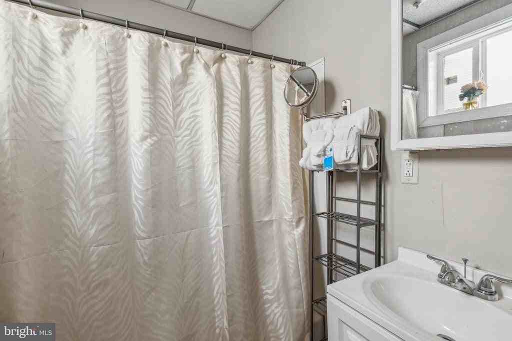 2203 Ellsworth St - Photo 7 of 18