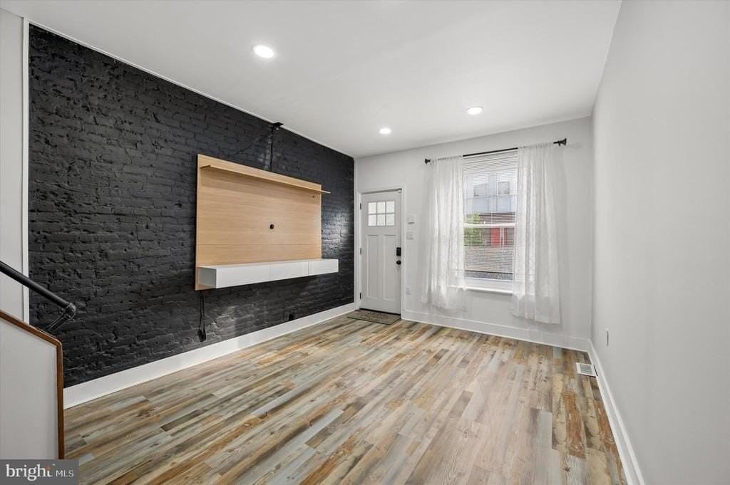 1812 E Albert St - Photo 3 of 15