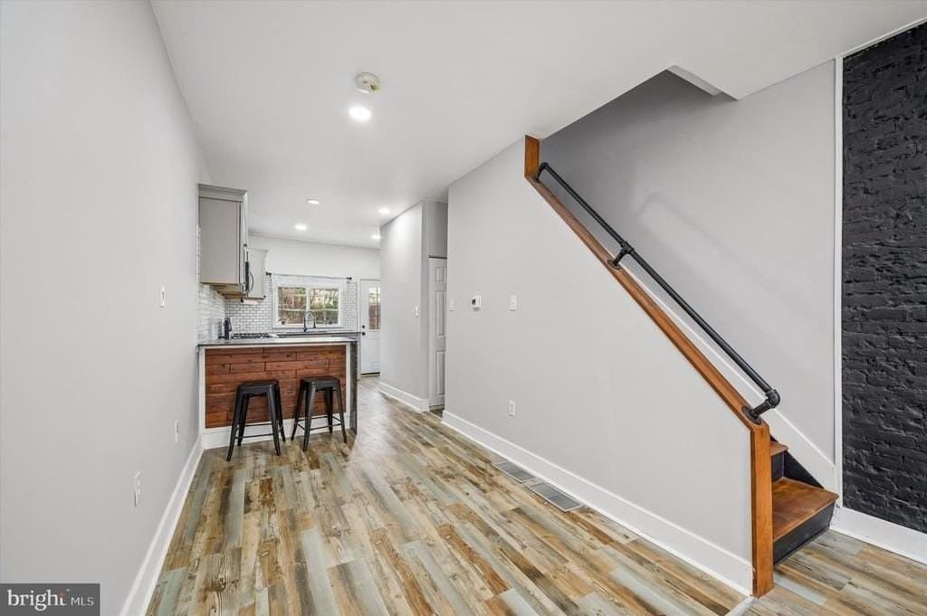 1812 E Albert St - Photo 4 of 15