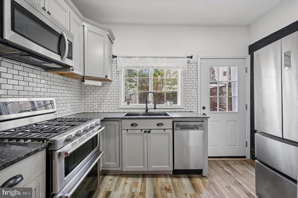 1812 E Albert St - Photo 6 of 15