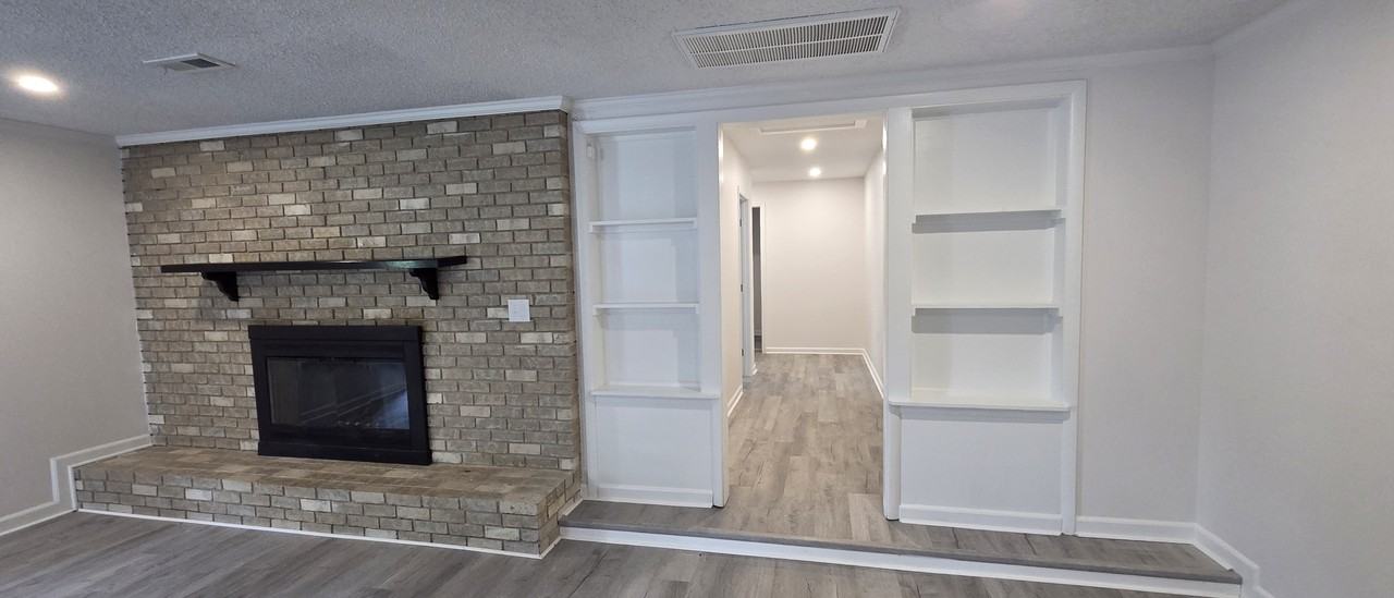 100 Southburn Drive - BUnit B #B - Photo 2 of 12