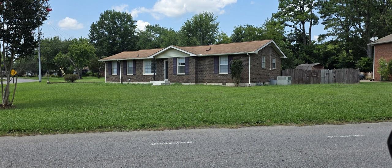 100 Southburn Drive - BUnit B #B - Photo 3 of 12