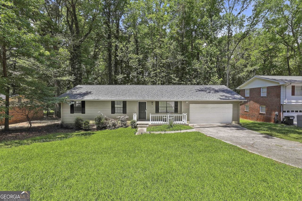 110 Clydesdale Rd - Photo 2 of 23