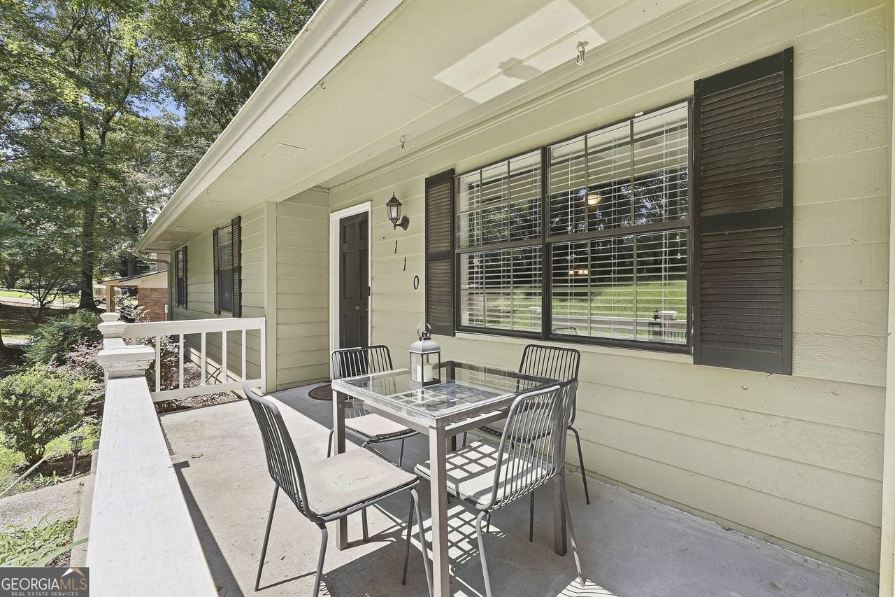 110 Clydesdale Rd - Photo 3 of 23