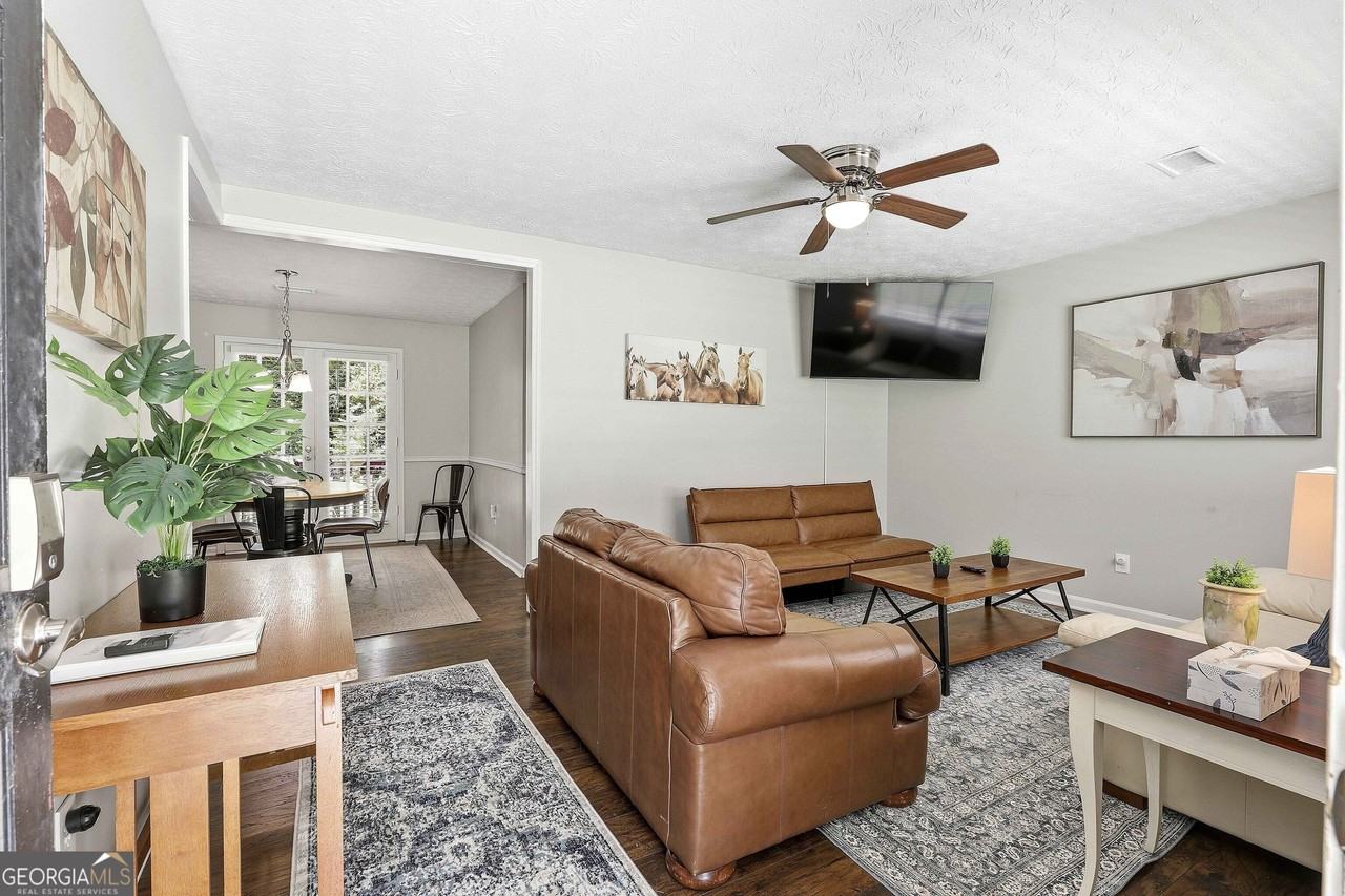 110 Clydesdale Rd - Photo 5 of 23