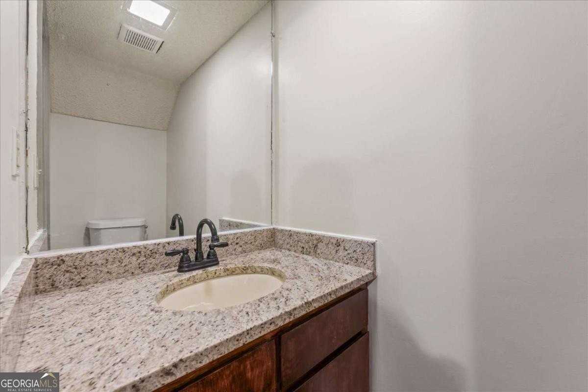 210 Appleby Dr - Photo 6 of 27
