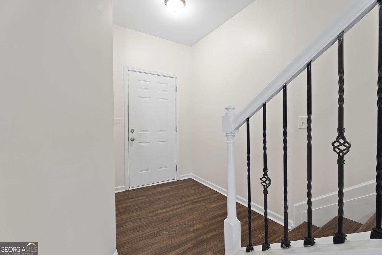 1240 Faye Ct - Photo 6 of 42