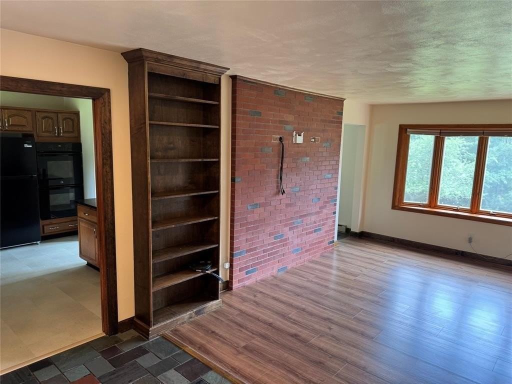 11 Maiden Ln - Photo 5 of 30