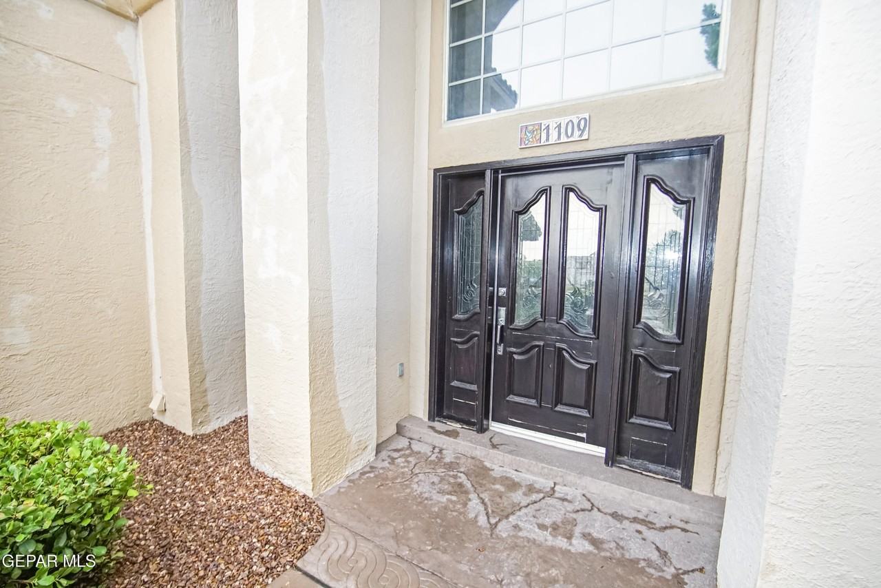 1109 Noble Ridge Way - Photo 3 of 46