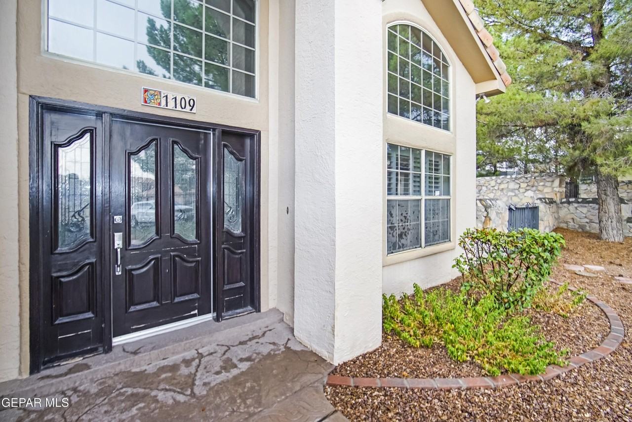 1109 Noble Ridge Way - Photo 4 of 46