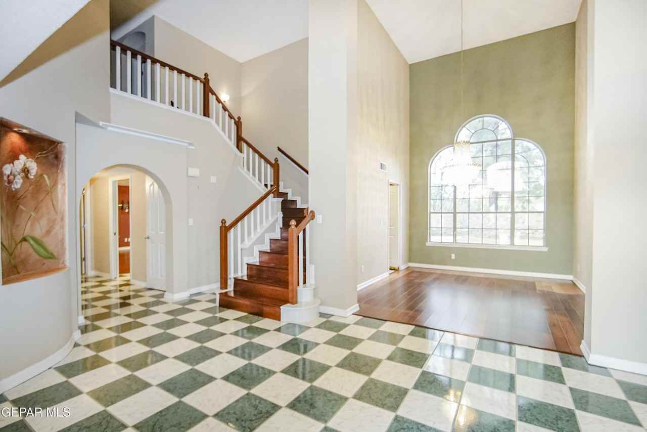 1109 Noble Ridge Way - Photo 5 of 46