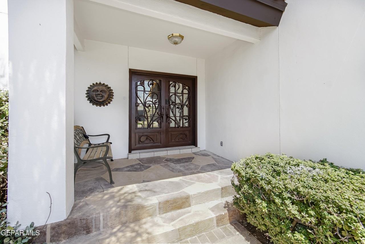 6529 Jim De Groat Dr - Photo 5 of 47