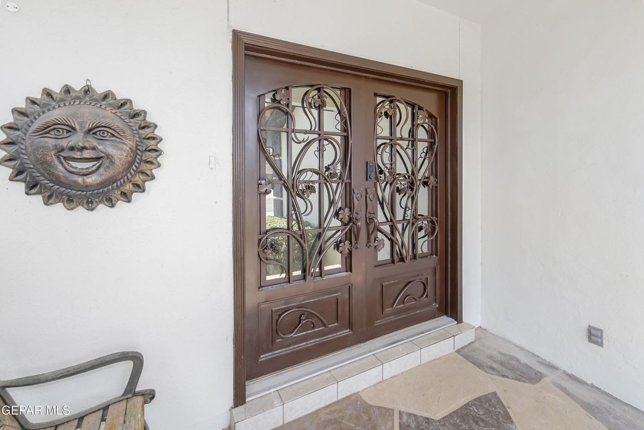 6529 Jim De Groat Dr - Photo 6 of 47