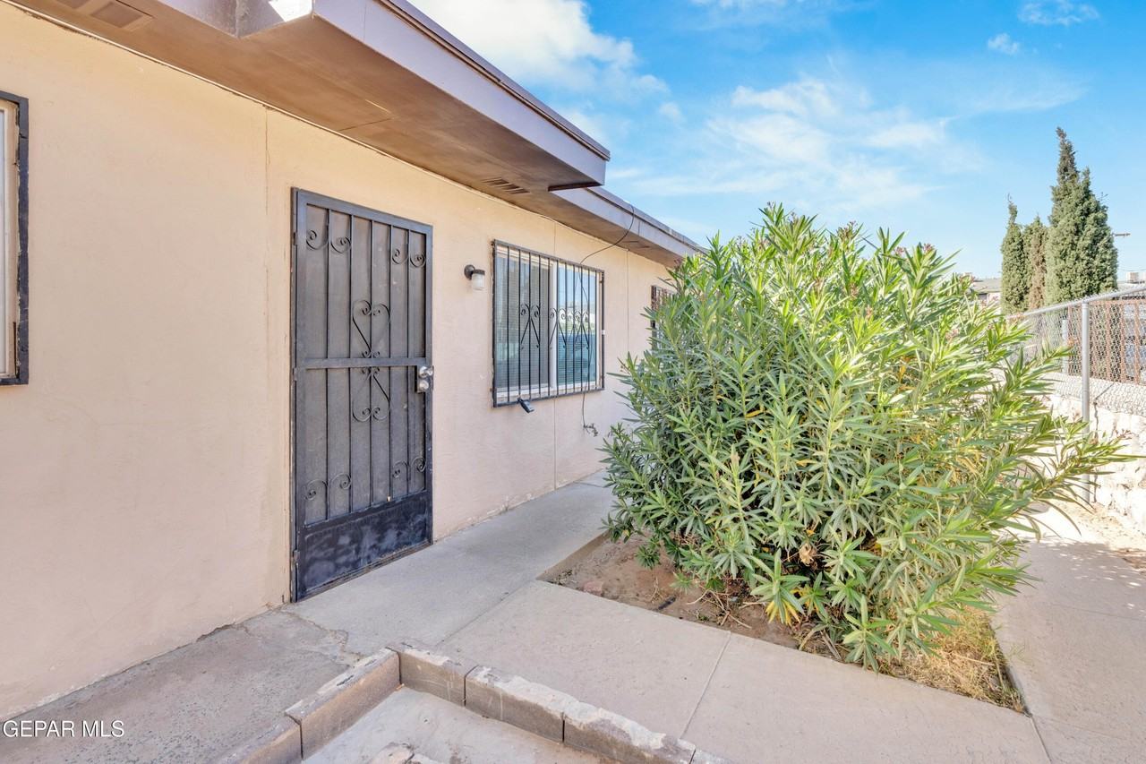 2812 Van Buren Ave #A - Photo 3 of 20