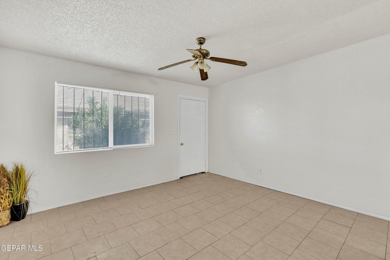 2812 Van Buren Ave #A - Photo 4 of 20