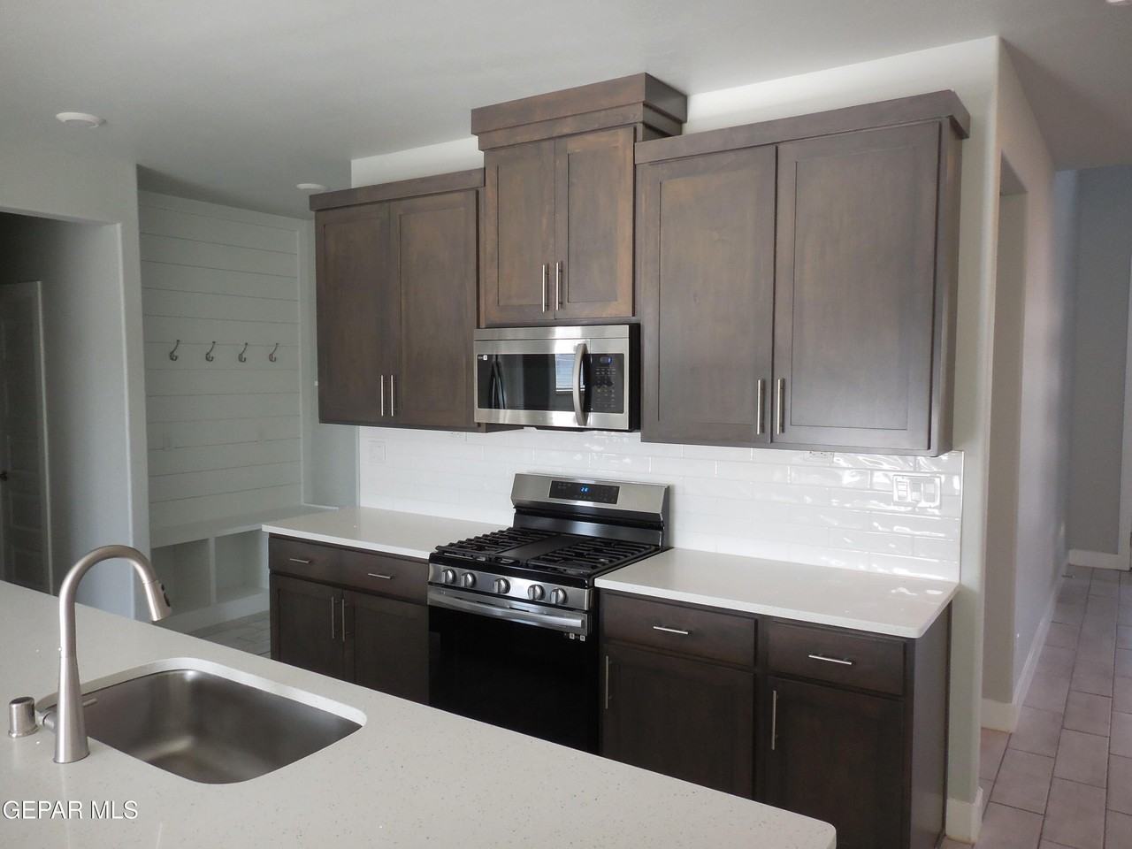 2245 Rocky Terrace Pl - Photo 4 of 14