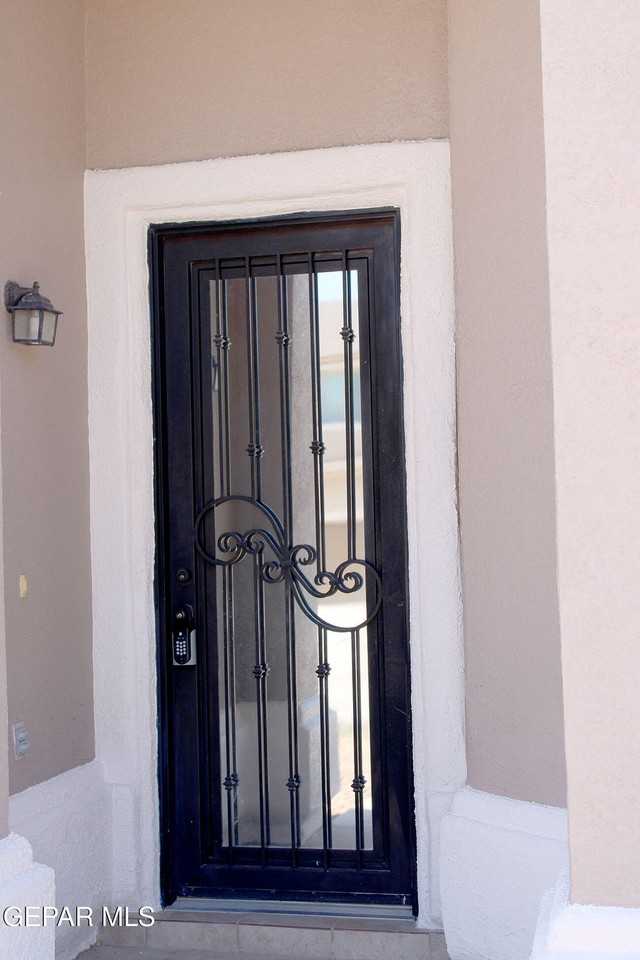 5040 Gold Ranch Ave - Photo 3 of 17