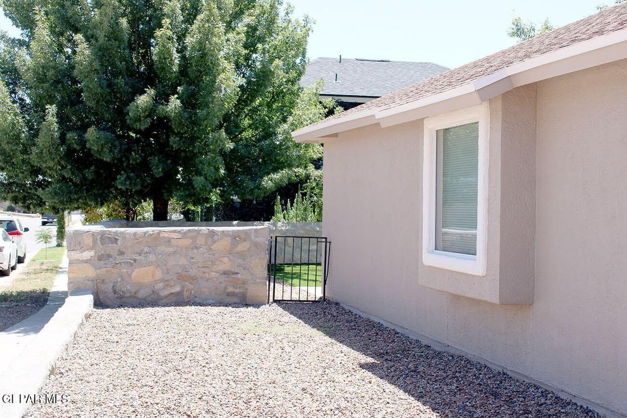 5040 Gold Ranch Ave - Photo 4 of 17