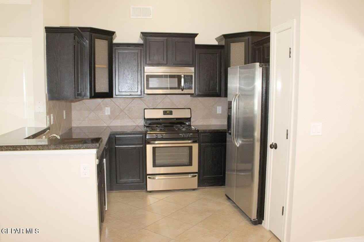 5040 Gold Ranch Ave - Photo 7 of 17