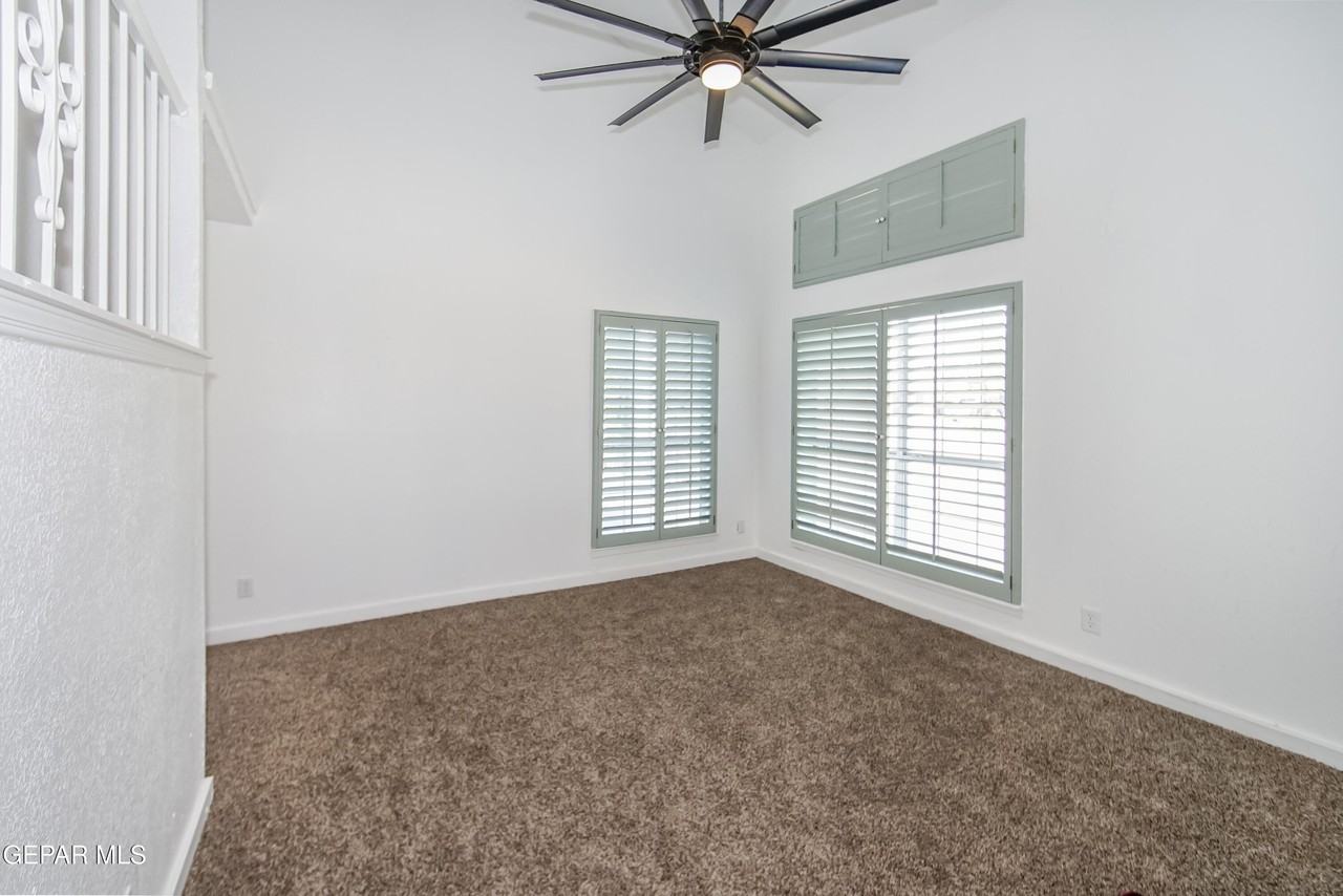 908 Los Pinos Way - Photo 7 of 37