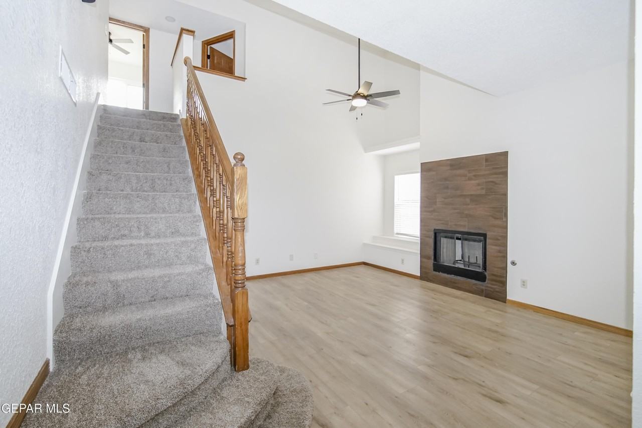 929 Totonaca Ln - Photo 4 of 29