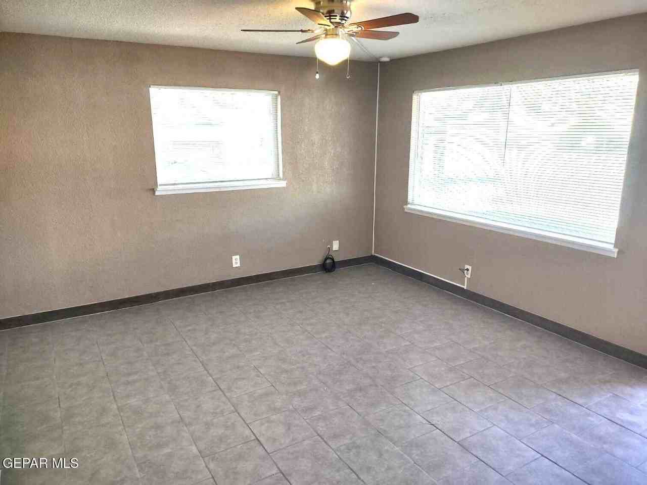 8724 Polaris St - Photo 2 of 22