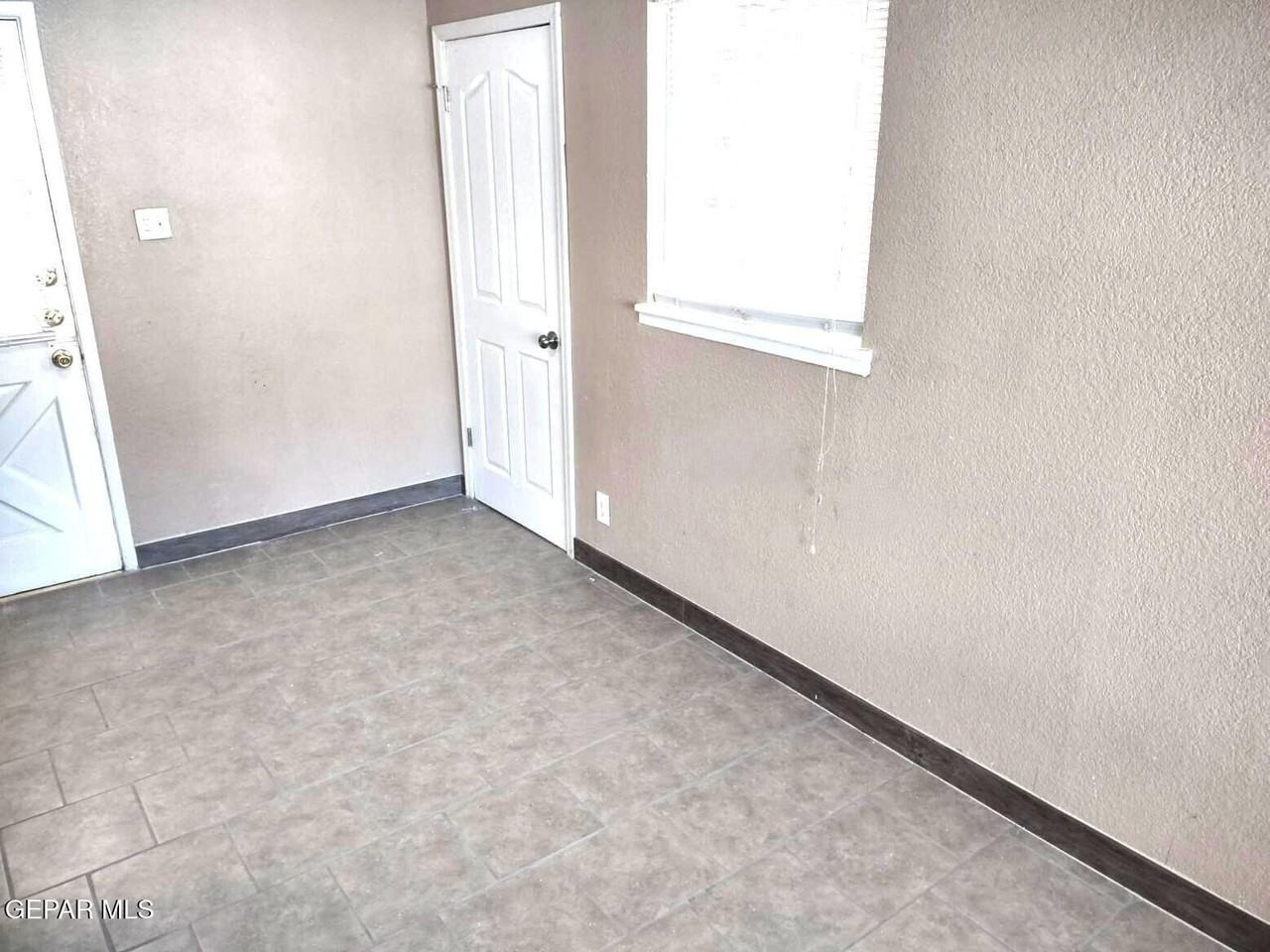 8724 Polaris St - Photo 5 of 22