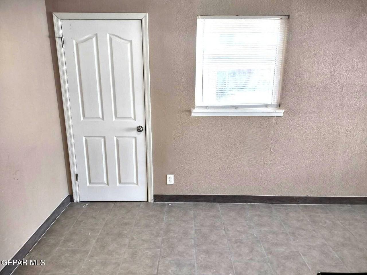 8724 Polaris St - Photo 6 of 22