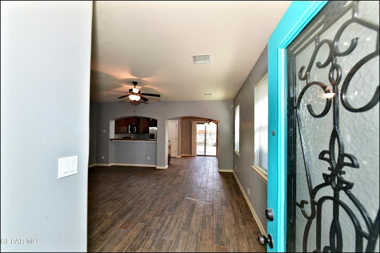 12569 Wolf Berry Dr - Photo 6 of 39