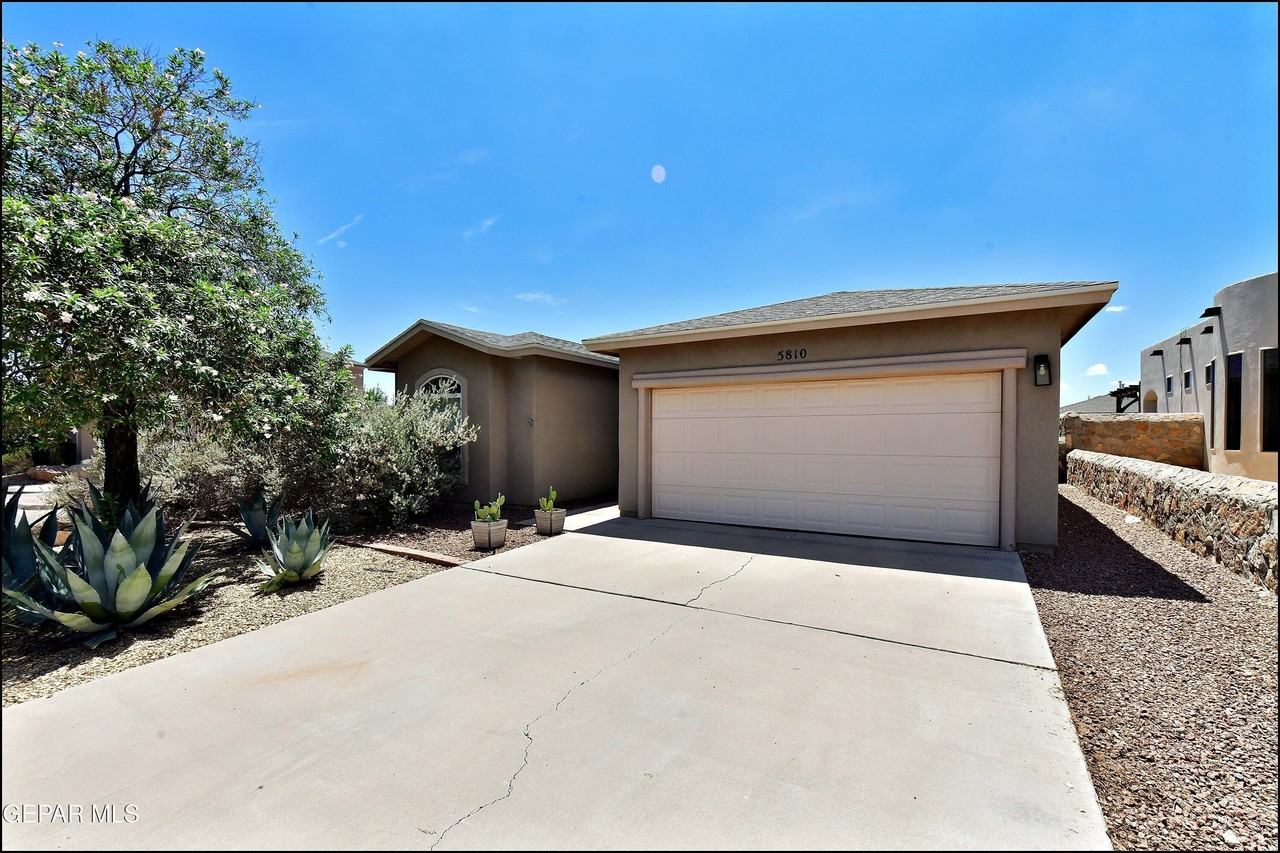 5810 Redstone Mesa Ct - Photo 3 of 42