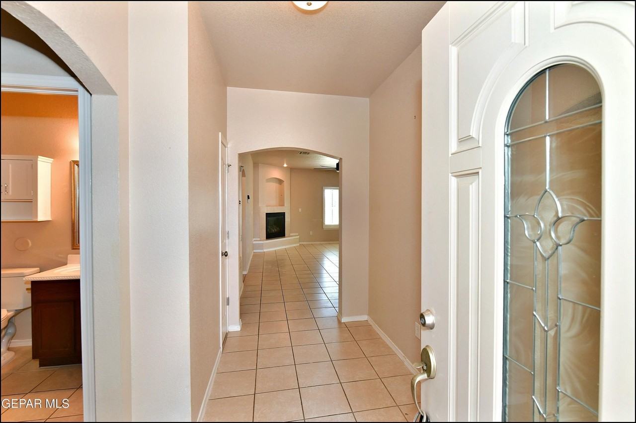5810 Redstone Mesa Ct - Photo 5 of 42