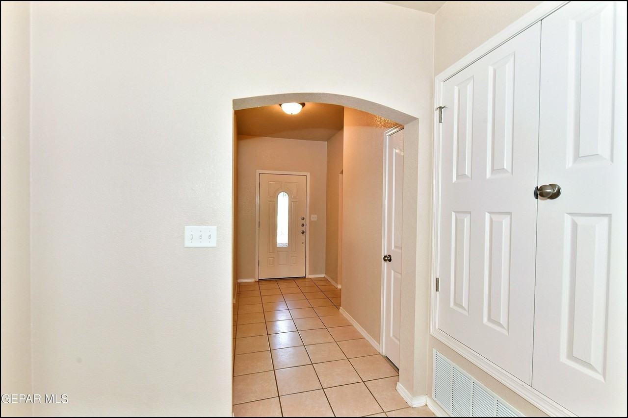 5810 Redstone Mesa Ct - Photo 6 of 42