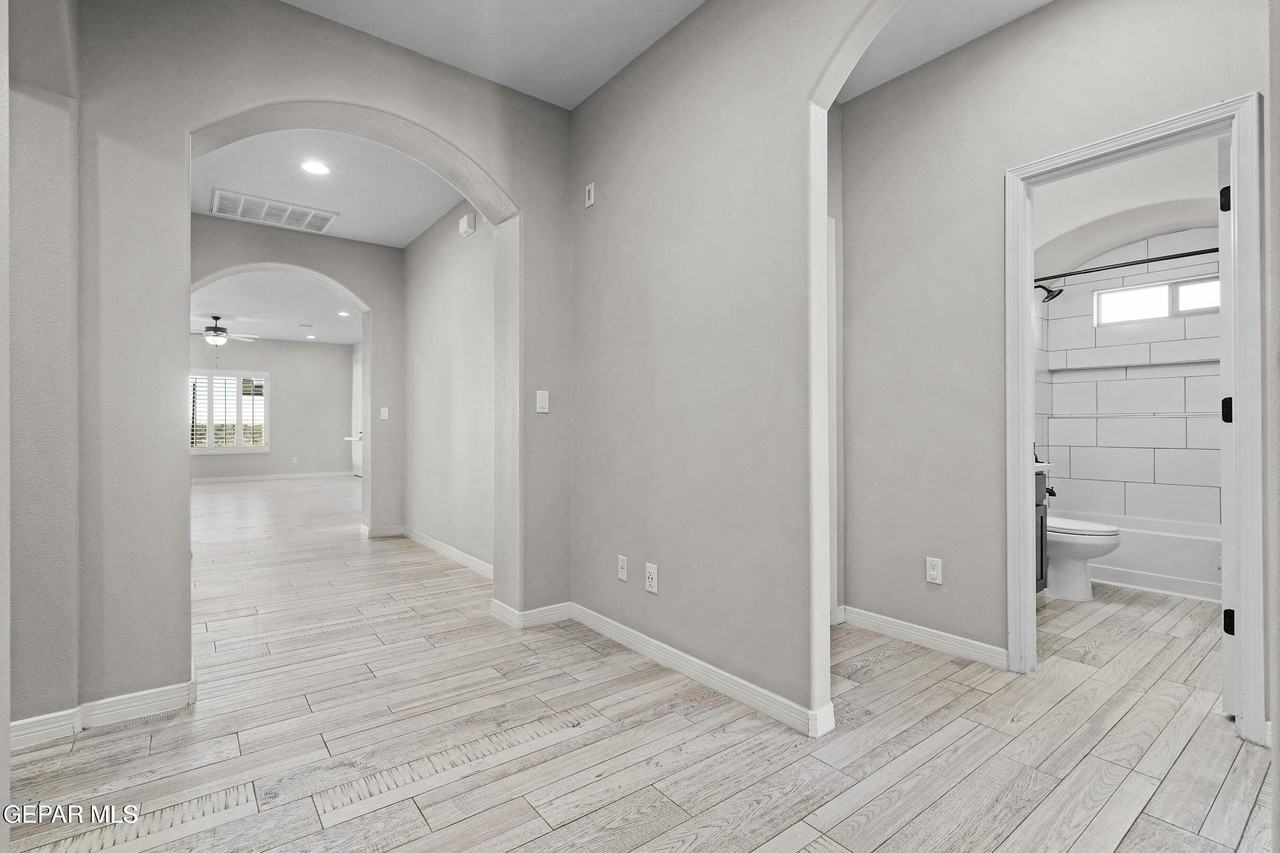 13440 Emerald Ranch Ln - Photo 6 of 30