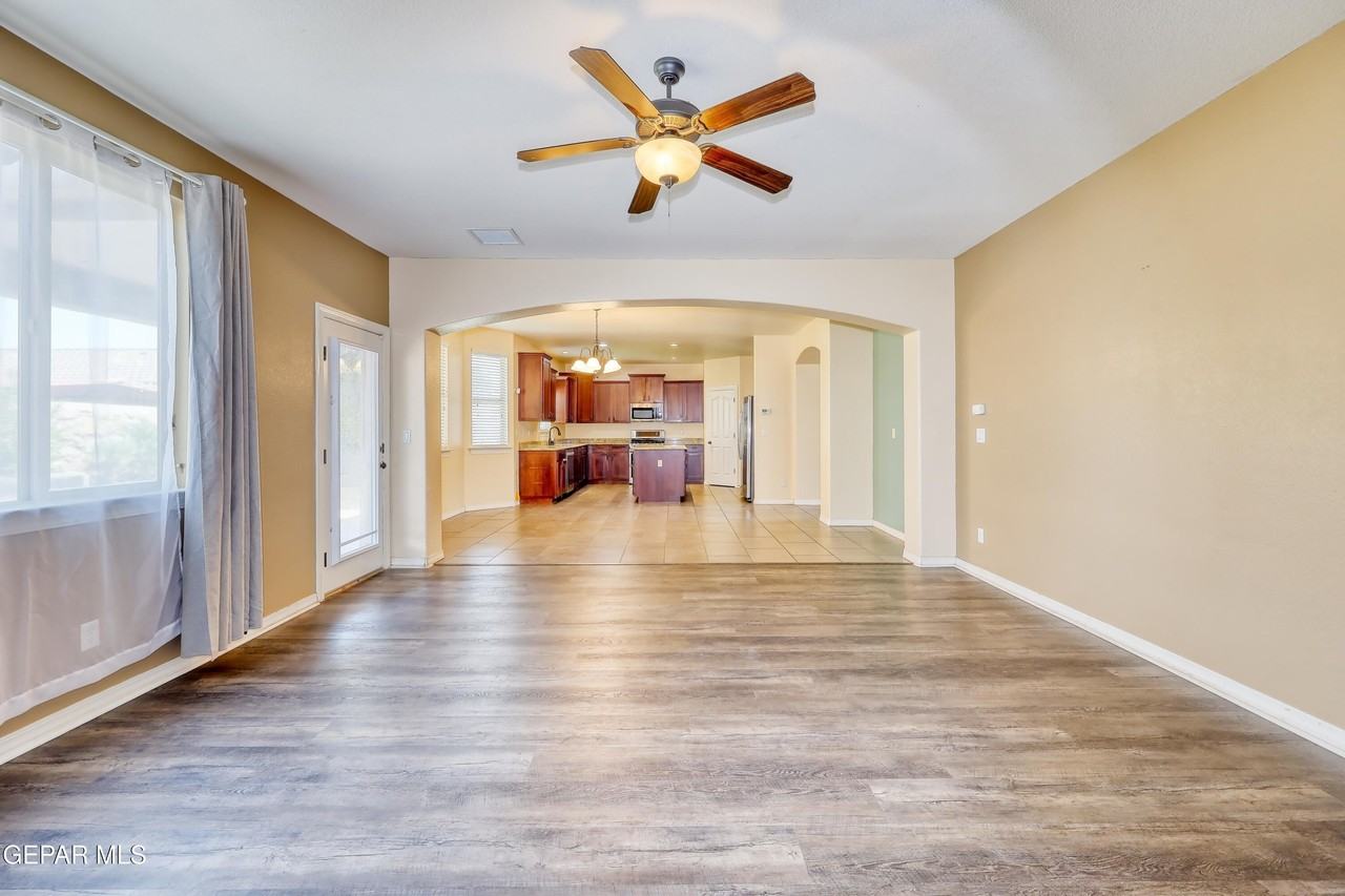 12108 Chapel Hill Rd - Photo 3 of 50