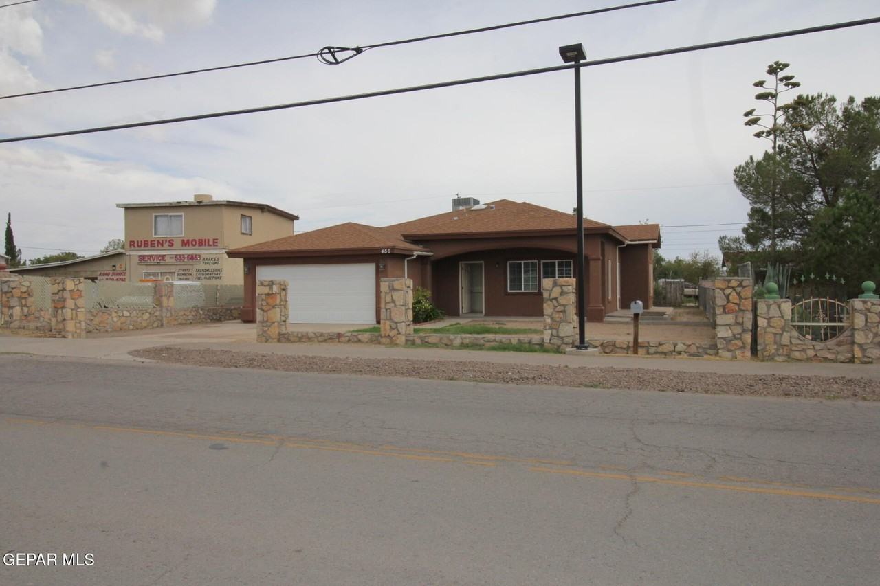 456 Passmore Rd - Photo 4 of 50