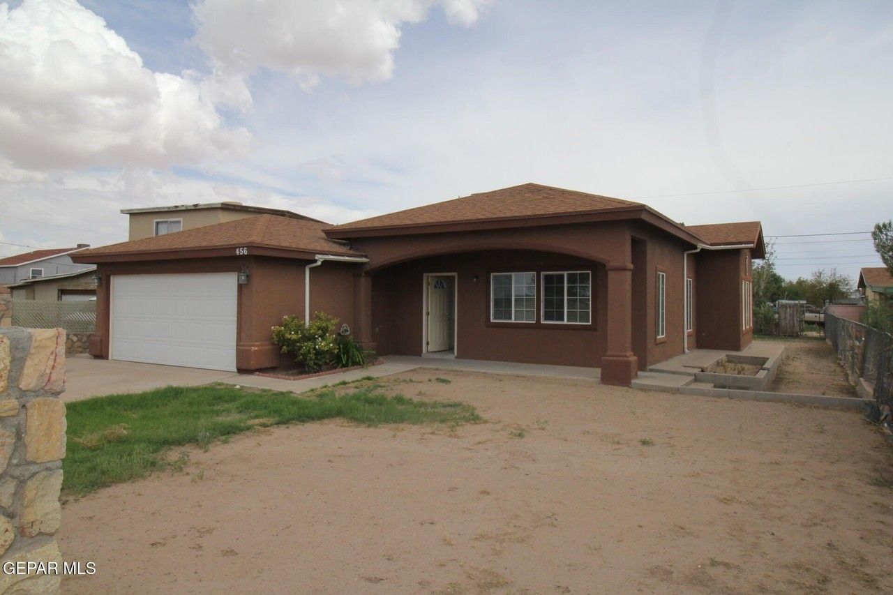 456 Passmore Rd - Photo 6 of 50