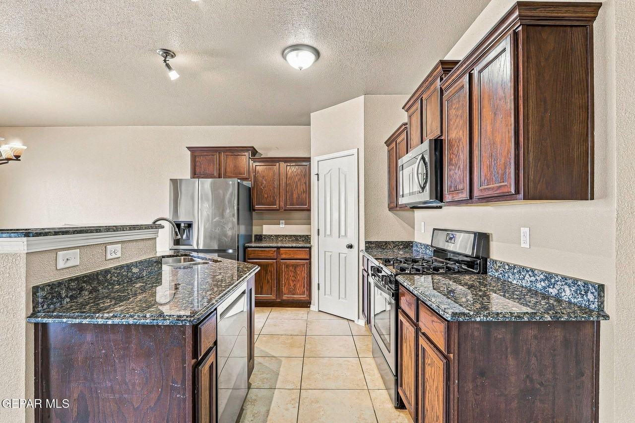 641 Bariloche Dr - Photo 7 of 28