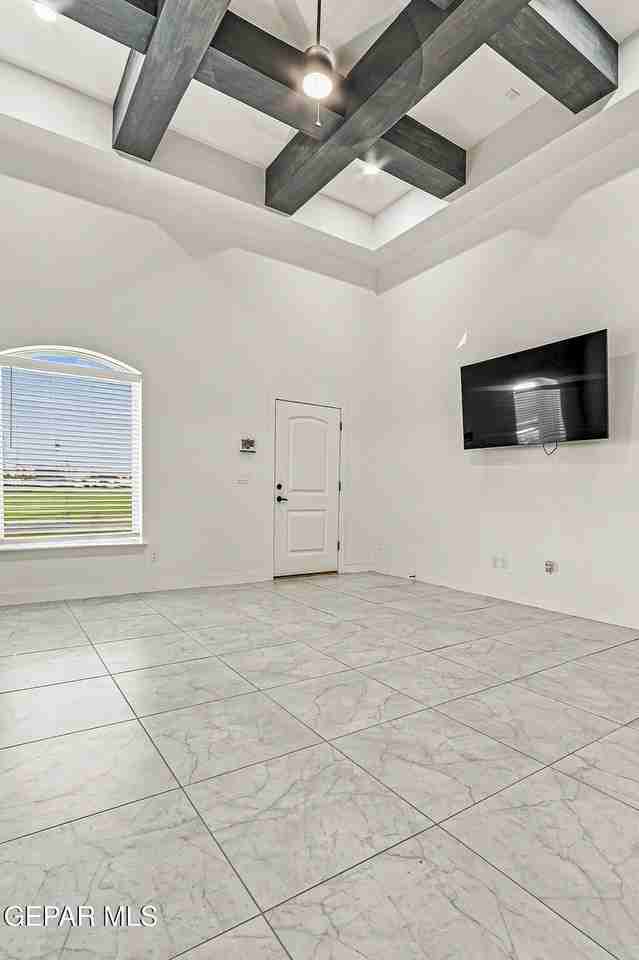 7420 N Valley Ln - Photo 3 of 42