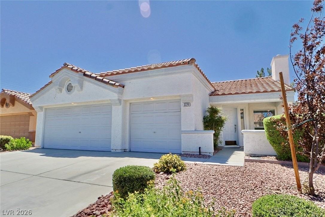 3229 Indian Moon Dr - Photo 2 of 28