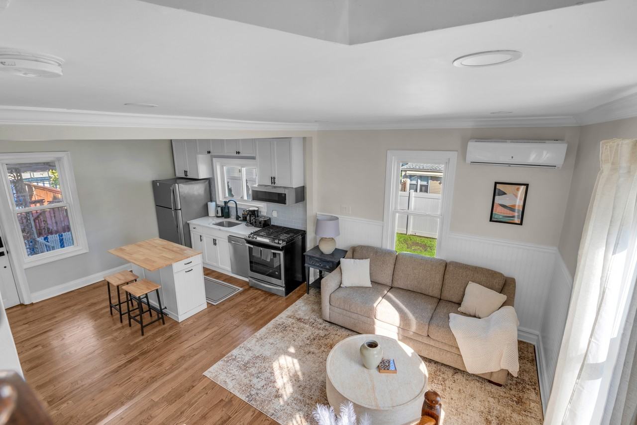 17 Hackett Pl #2 - Photo 3 of 22