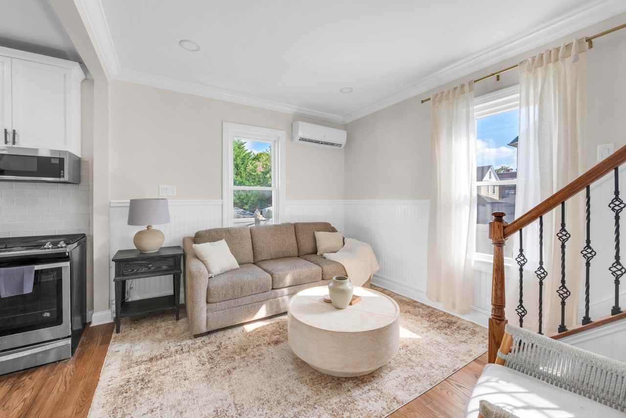 17 Hackett Pl #2 - Photo 4 of 22