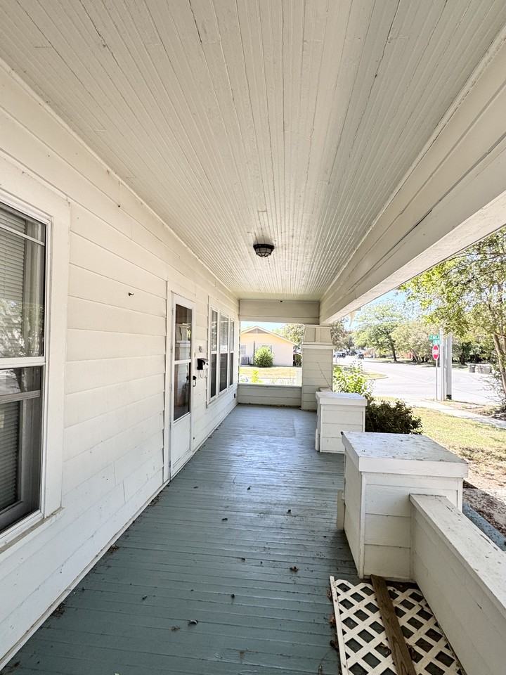 403 E Mountain St #NA - Photo 3 of 19
