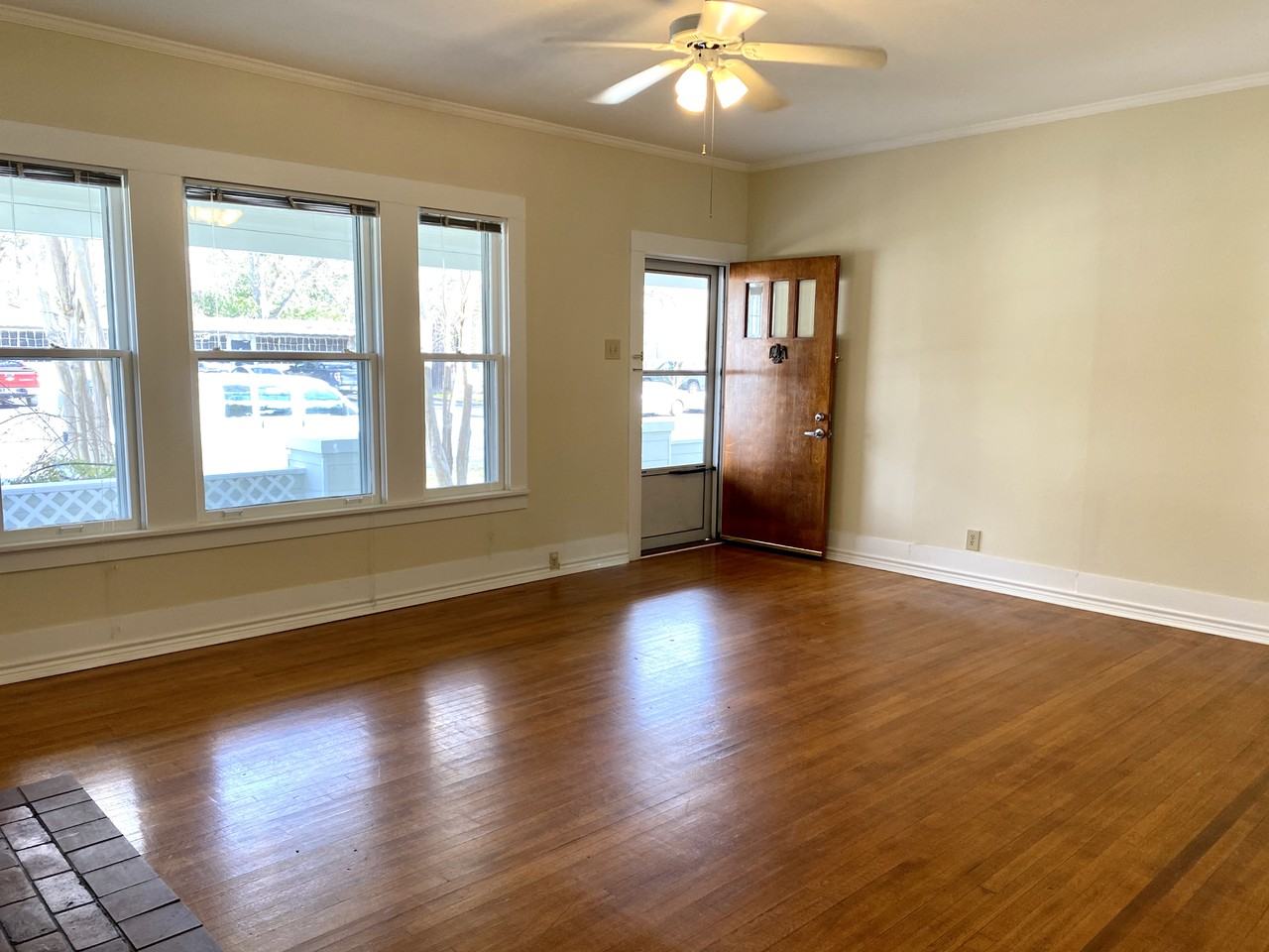 403 E Mountain St #NA - Photo 5 of 19