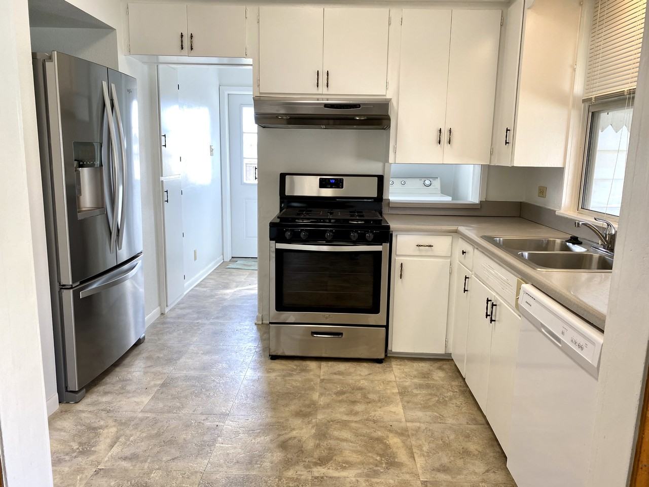 403 E Mountain St #NA - Photo 6 of 19