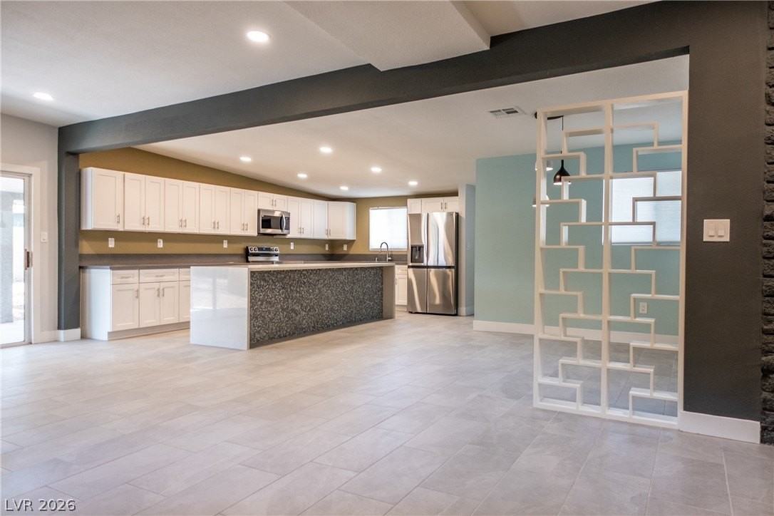 1814 8th Pl - Photo 5 of 23