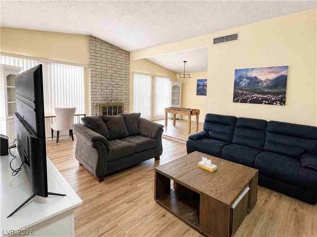 5388 Hibbetts Dr - Photo 4 of 35