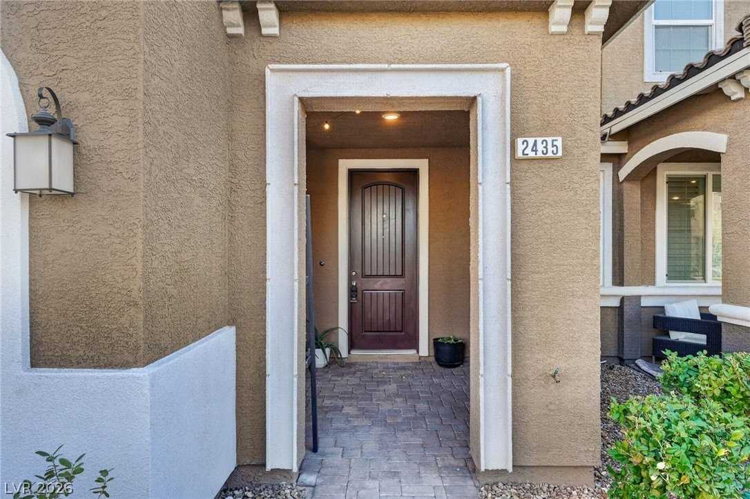 2435 Bellinzona Pl - Photo 4 of 41